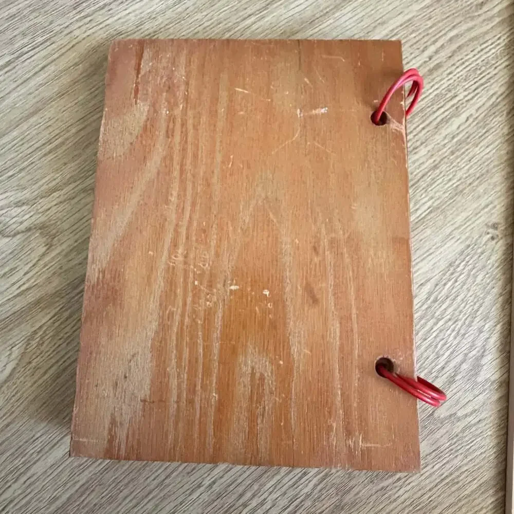 Vintage Wooden Cover Scrapbook Album “Scraps” Red Ring Binder w/ Clipping 1941